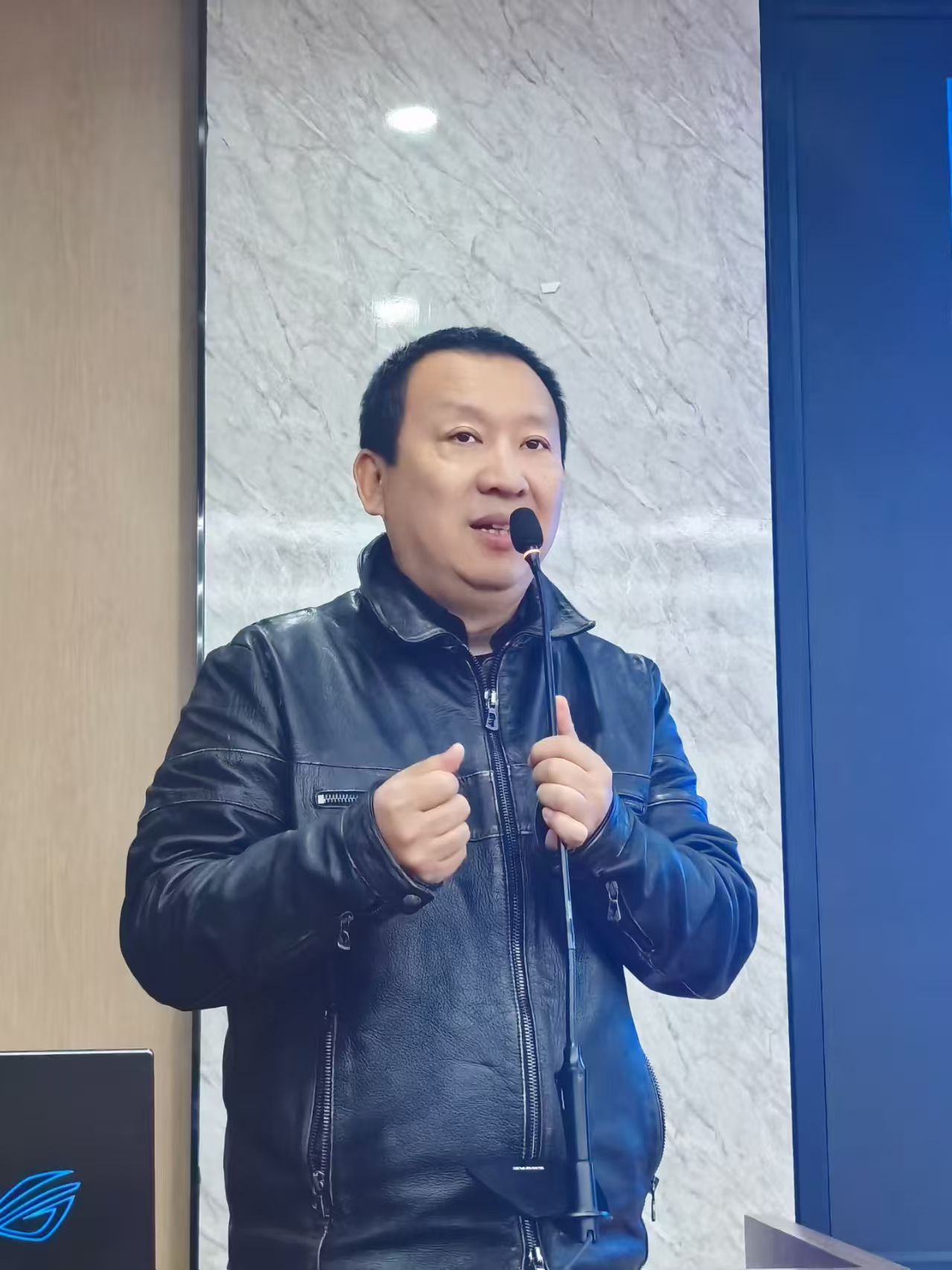 yl23411永利集团成功举办《从媒体实验室到公共场域——张小涛的数字艺术实践》专题讲座